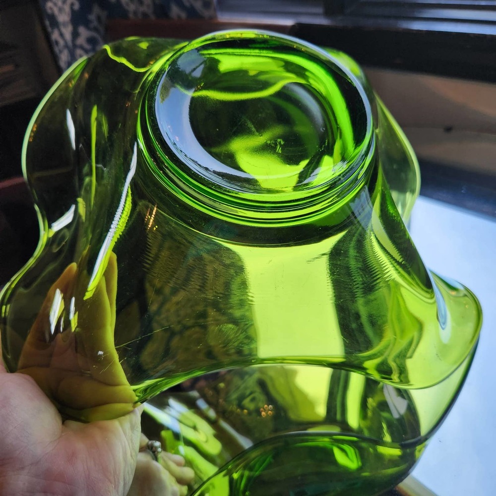 Large Viking Glass Bowl! Art glass style bowl, centerpiece, fruit bowl, decor - Picture 7 of 10